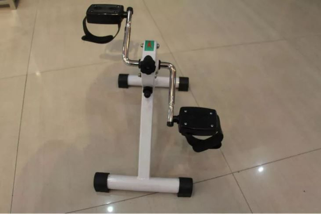 Оборудование для реабилитационной терапии Упражнение с педалью